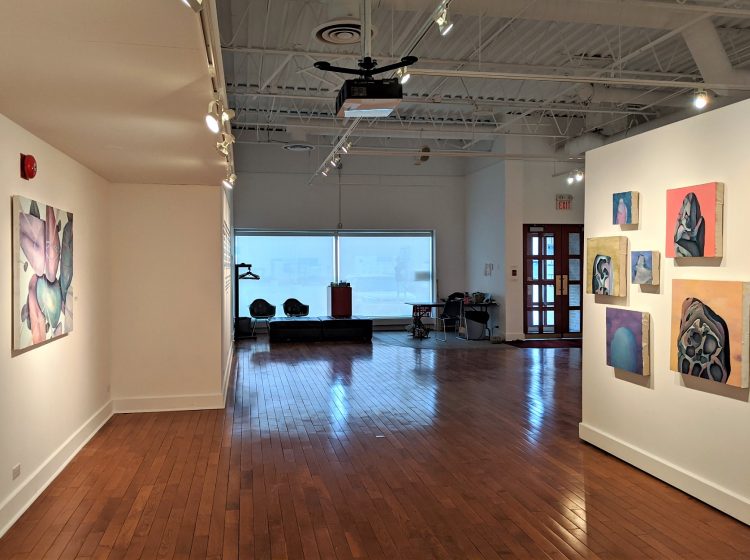 Gallery view, leaving, facing front